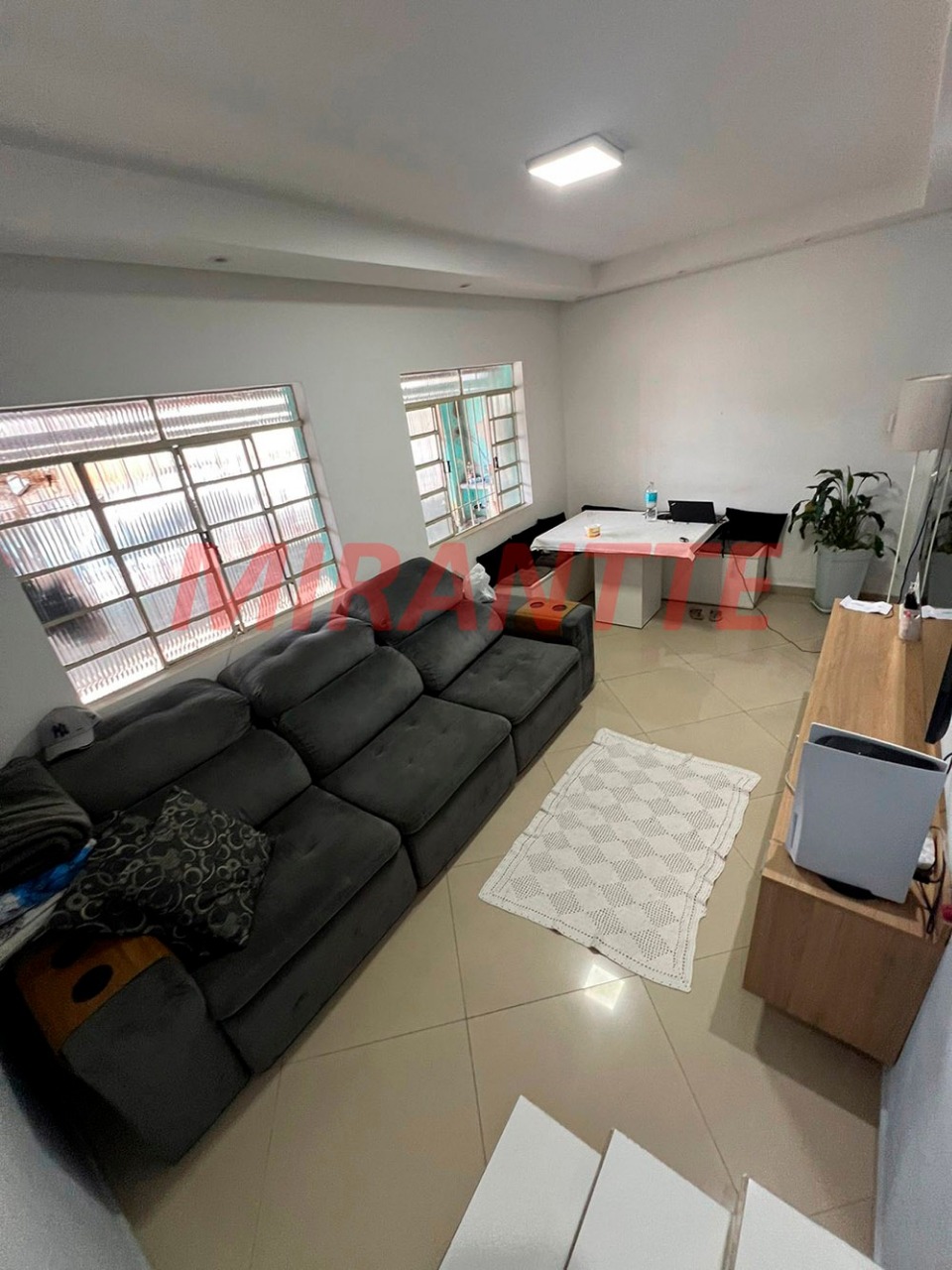 Sobrado de 200m² com 5 quartos em Parque Sao Luis
