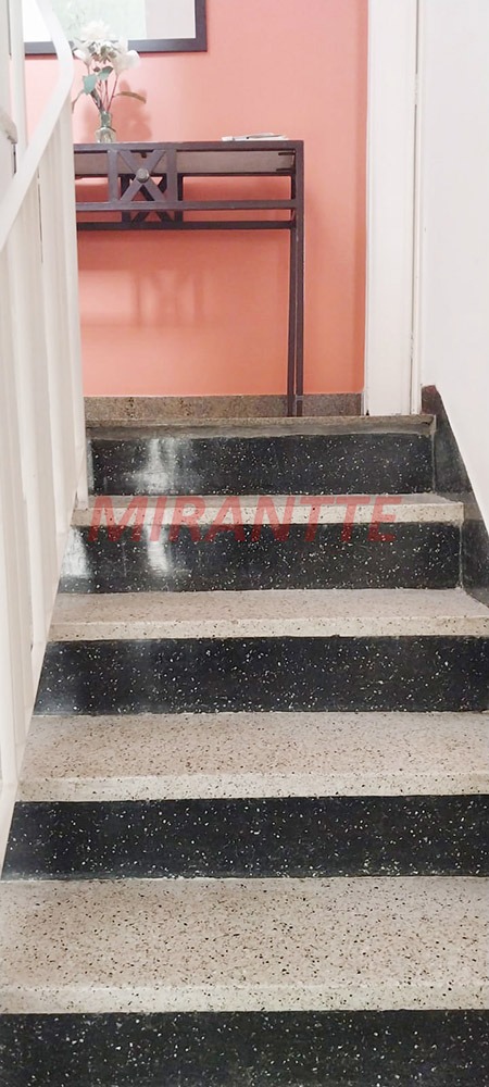 Sobrado de 205m² com 3 quartos em Vila Santa Maria