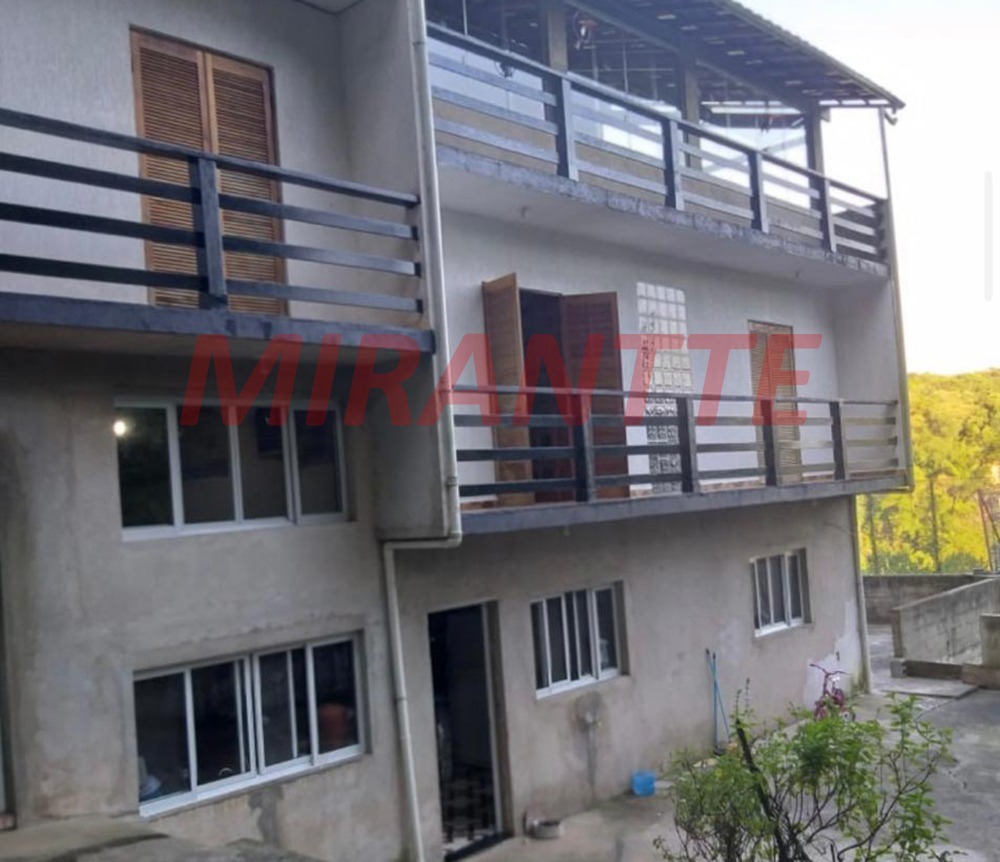 Cond. fechado de 450m² com 5 quartos em Serra da Cantareira