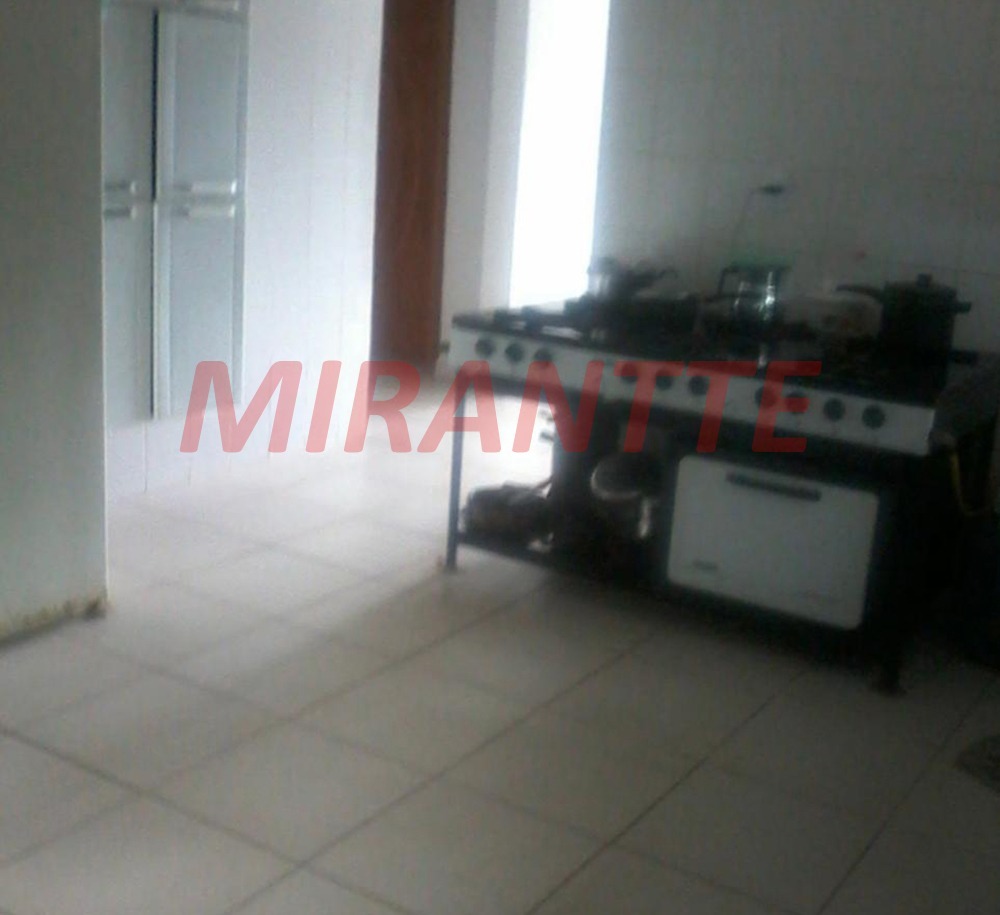 Cond. fechado de 450m² com 5 quartos em Serra da Cantareira