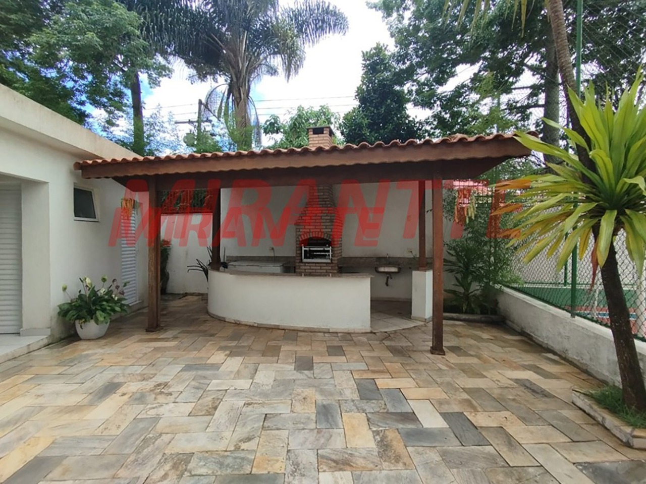Apartamento de 129m² com 3 quartos em Água Fria