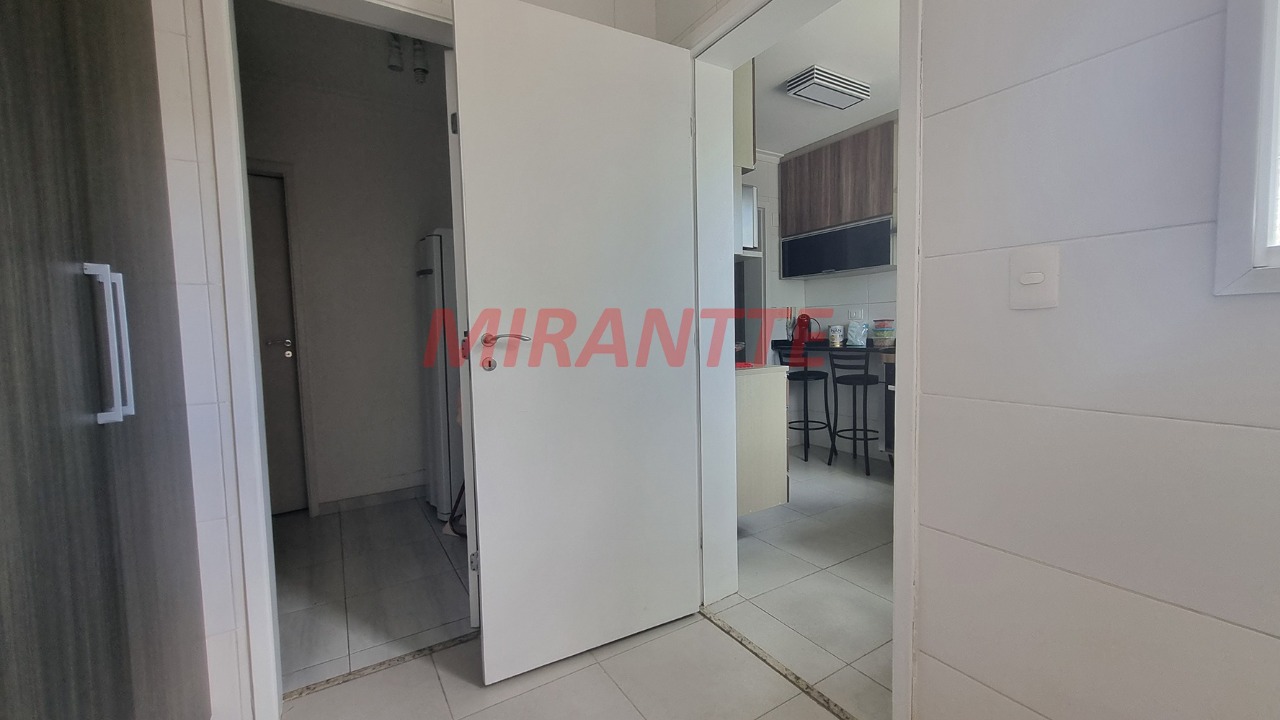 Apartamento de 129m² com 3 quartos em Água Fria