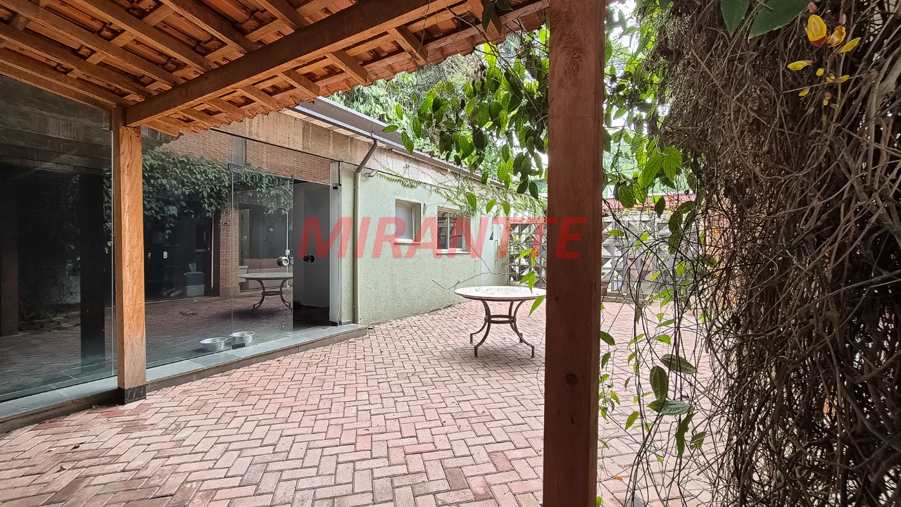 Sobrado de 345m² com 4 quartos em Alto de Pinheiros