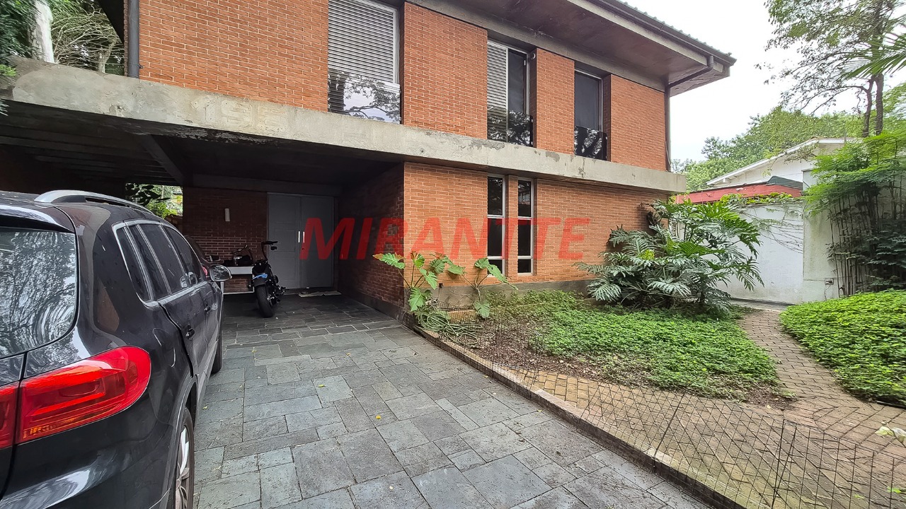 Sobrado de 345m² com 4 quartos em Alto de Pinheiros