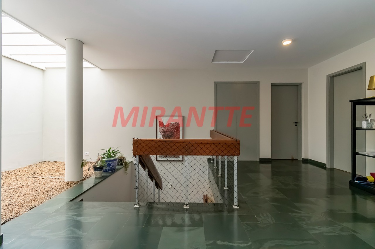 Sobrado de 345m² com 4 quartos em Alto de Pinheiros