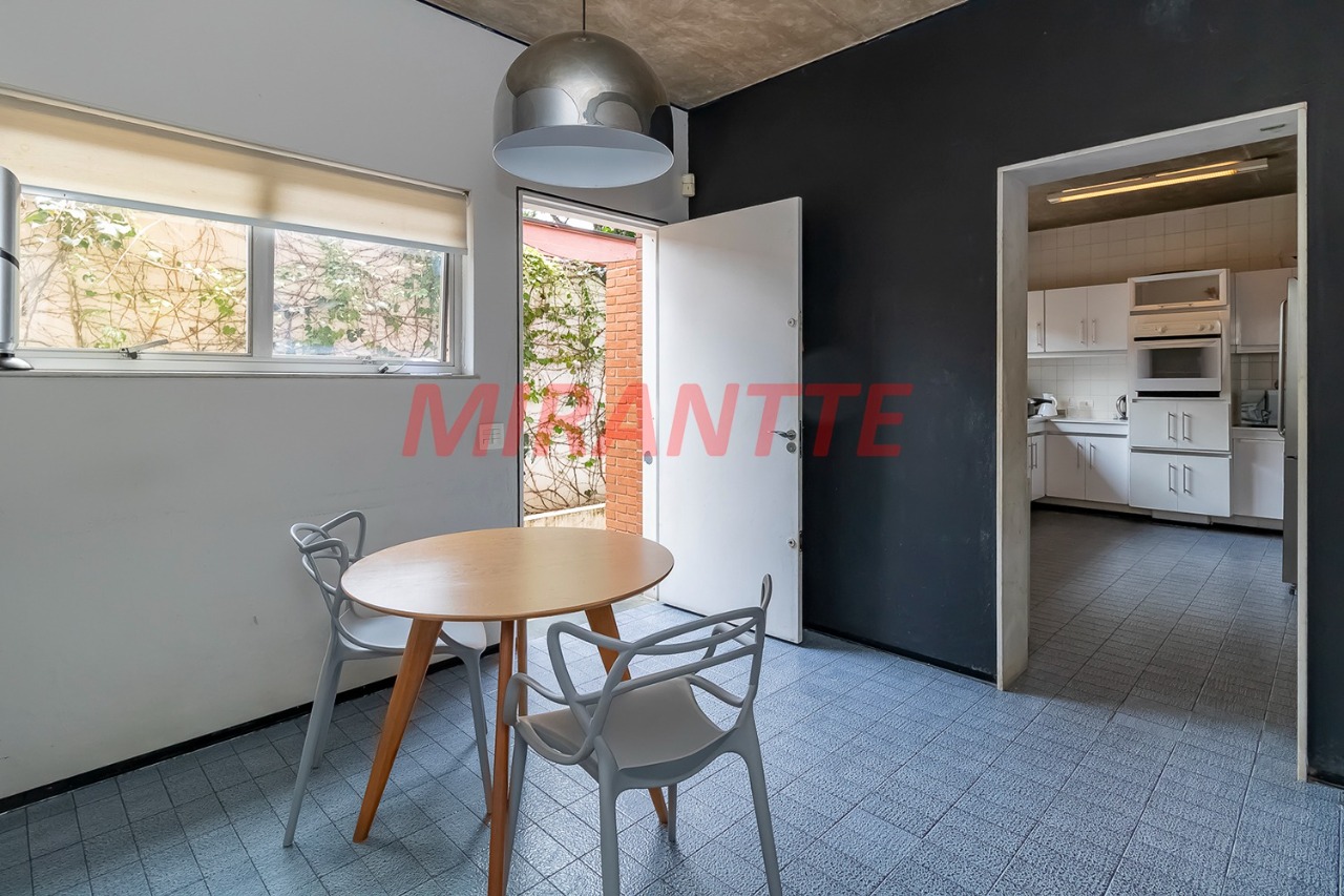 Sobrado de 345m² com 4 quartos em Alto de Pinheiros