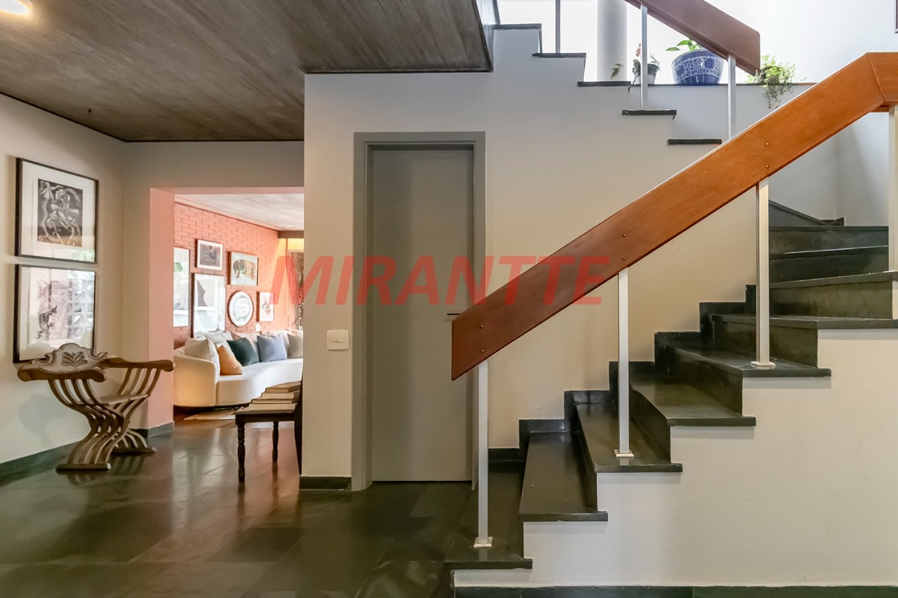 Sobrado de 345m² com 4 quartos em Alto de Pinheiros