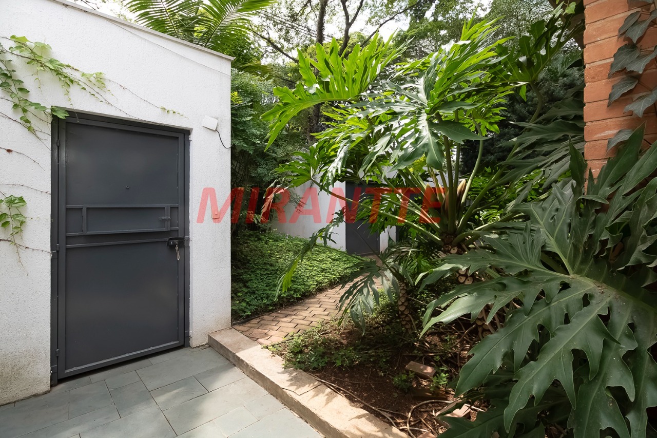 Sobrado de 345m² com 4 quartos em Alto de Pinheiros