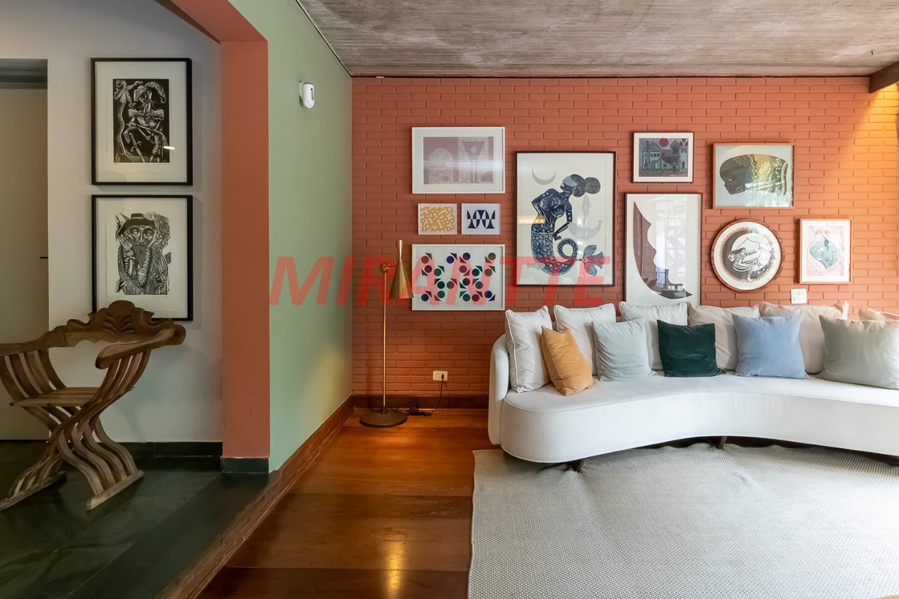 Sobrado de 345m² com 4 quartos em Alto de Pinheiros