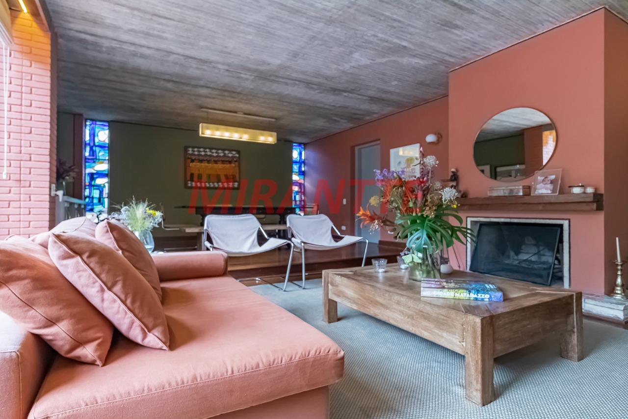Sobrado de 345m² com 4 quartos em Alto de Pinheiros
