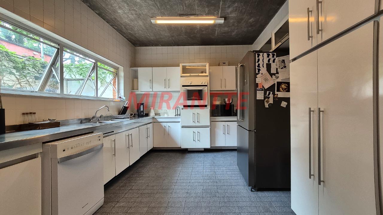 Sobrado de 345m² com 4 quartos em Alto de Pinheiros