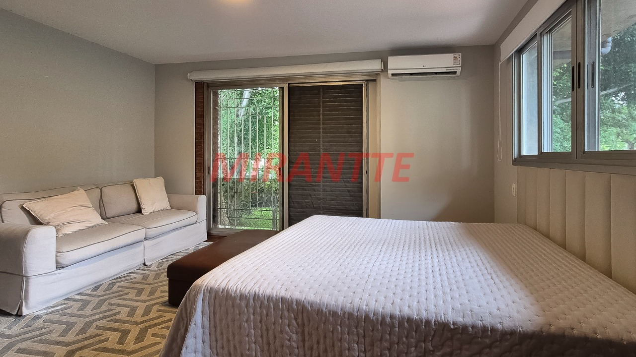 Sobrado de 345m² com 4 quartos em Alto de Pinheiros