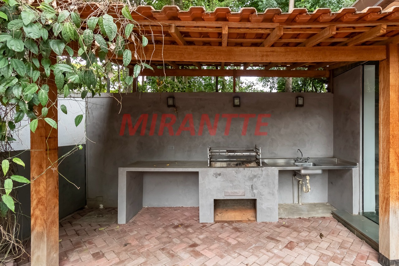 Sobrado de 345m² com 4 quartos em Alto de Pinheiros