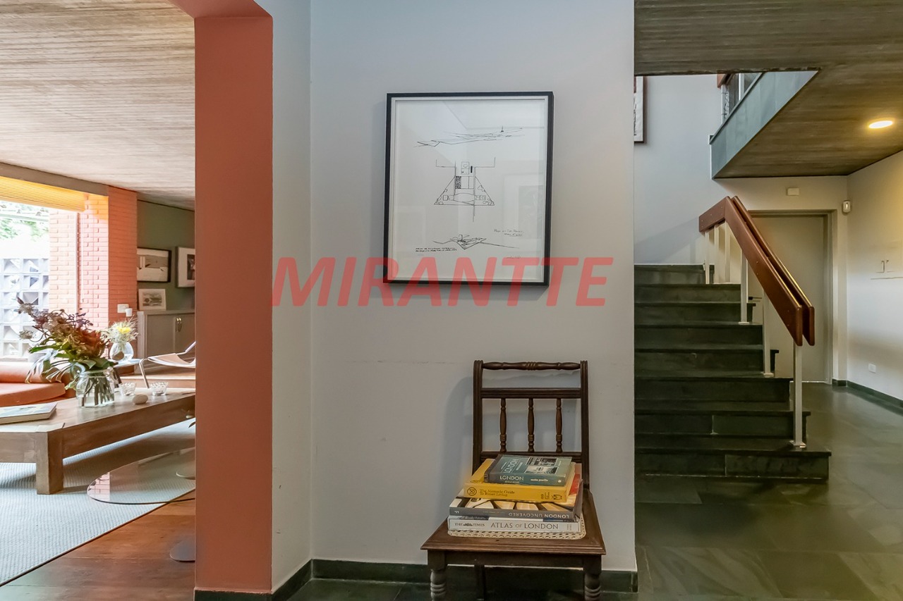 Sobrado de 345m² com 4 quartos em Alto de Pinheiros