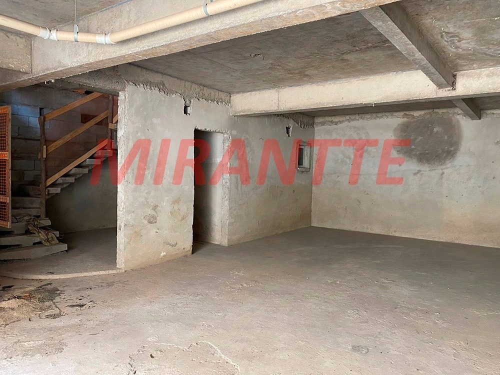 Cond. fechado de 400m² com 4 quartos em Barro Branco (Zona Norte)