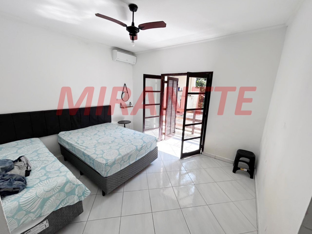 Cond. fechado de 300m² com 5 quartos em Costa Do Sol