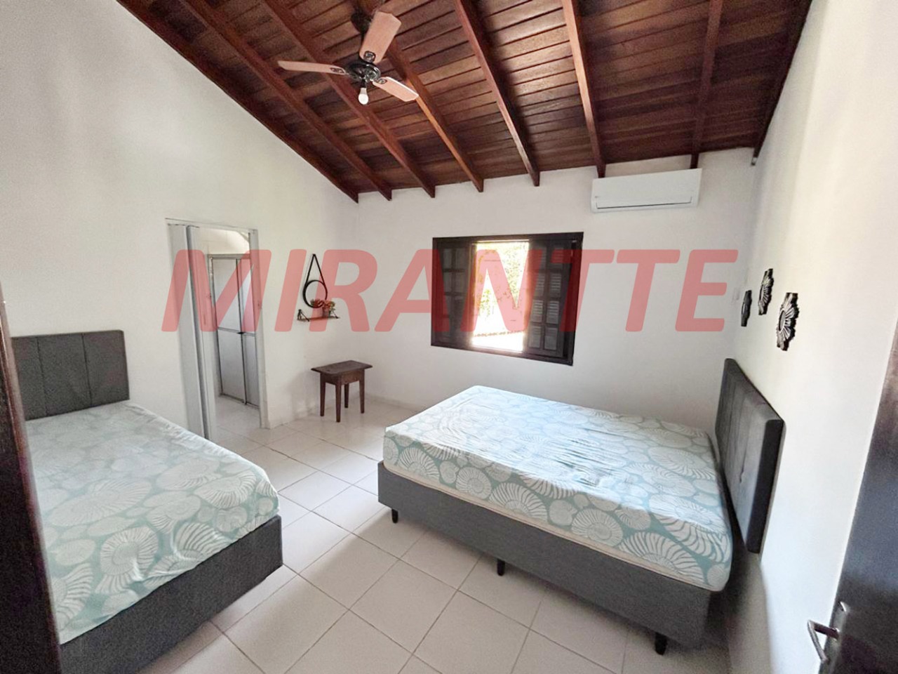 Cond. fechado de 300m² com 5 quartos em Costa Do Sol