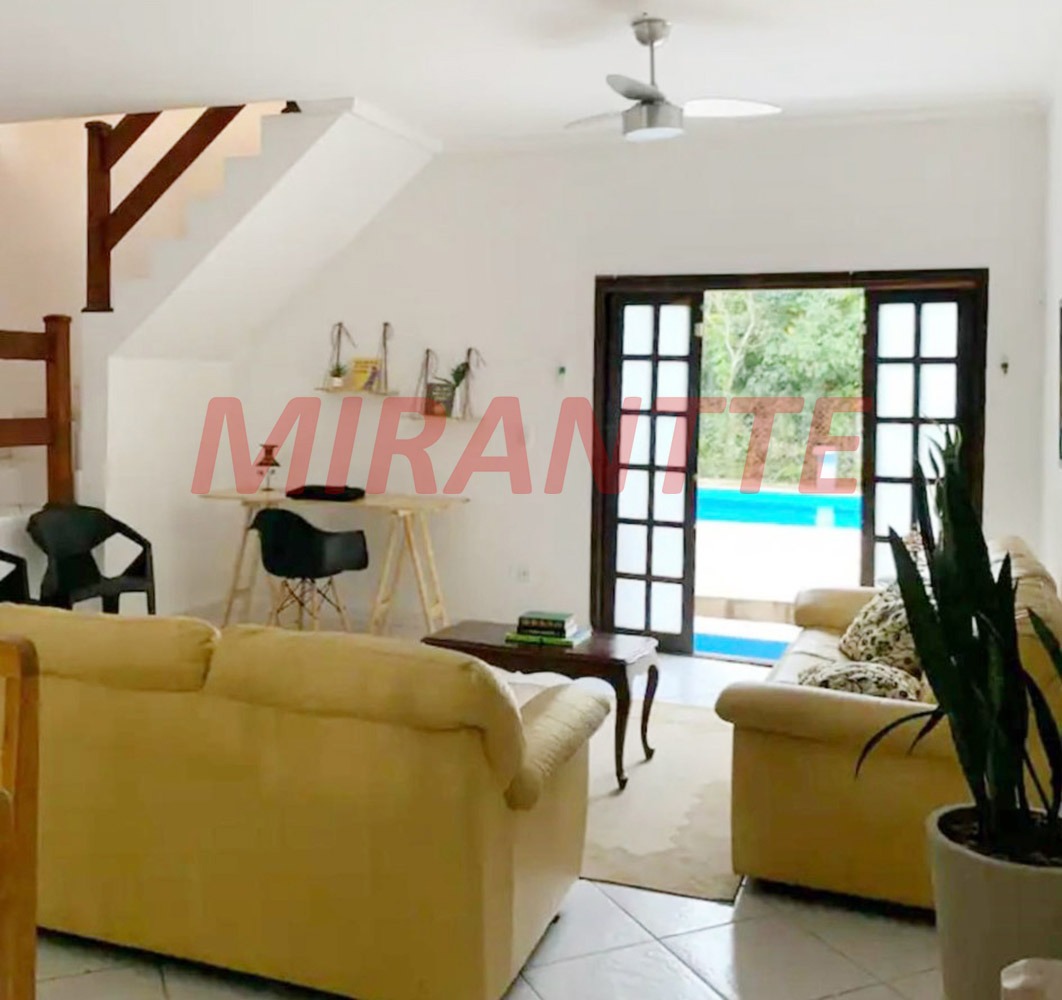 Cond. fechado de 300m² com 5 quartos em Costa Do Sol