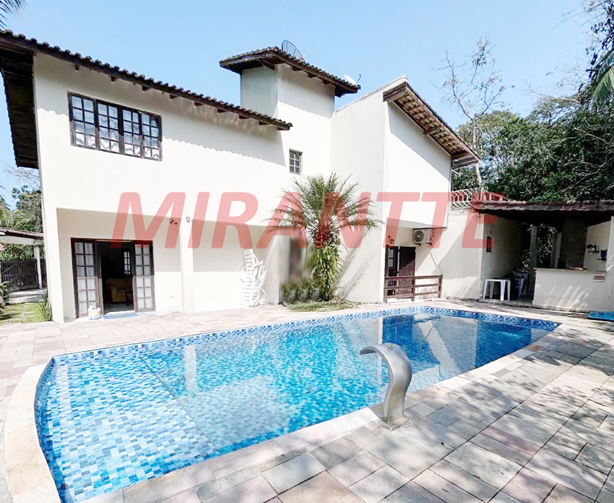 Cond. fechado de 300m² com 5 quartos em Costa Do Sol