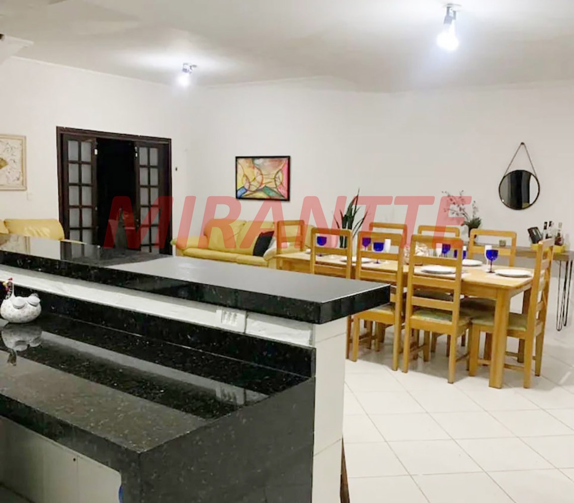 Cond. fechado de 300m² com 5 quartos em Costa Do Sol