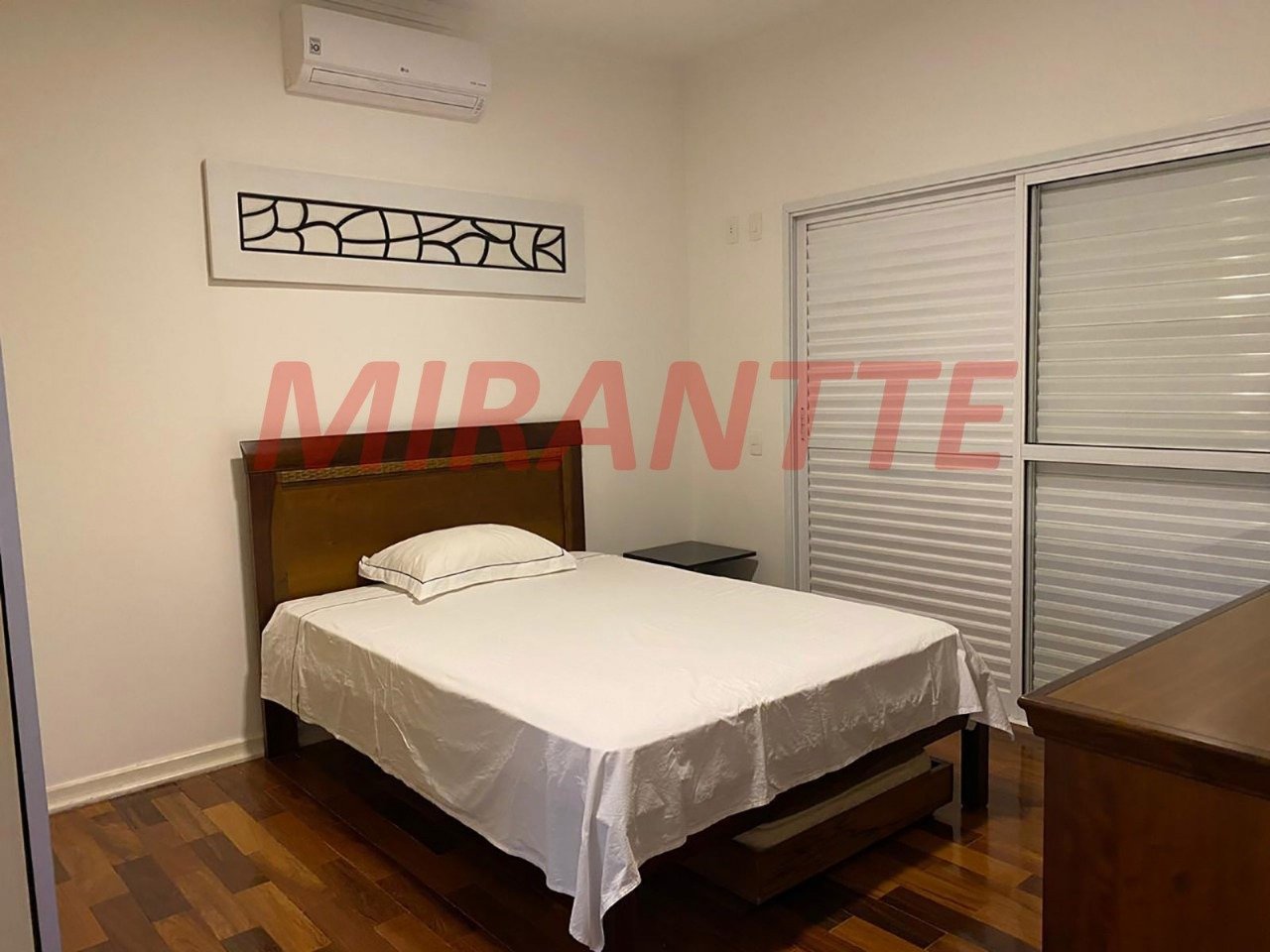Cond. fechado de 1200m² com 4 quartos em Jardim dos Pinheiros