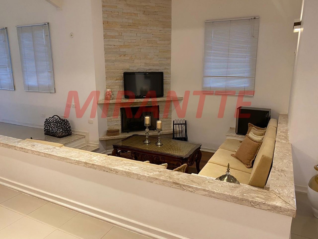 Cond. fechado de 1200m² com 4 quartos em Jardim dos Pinheiros