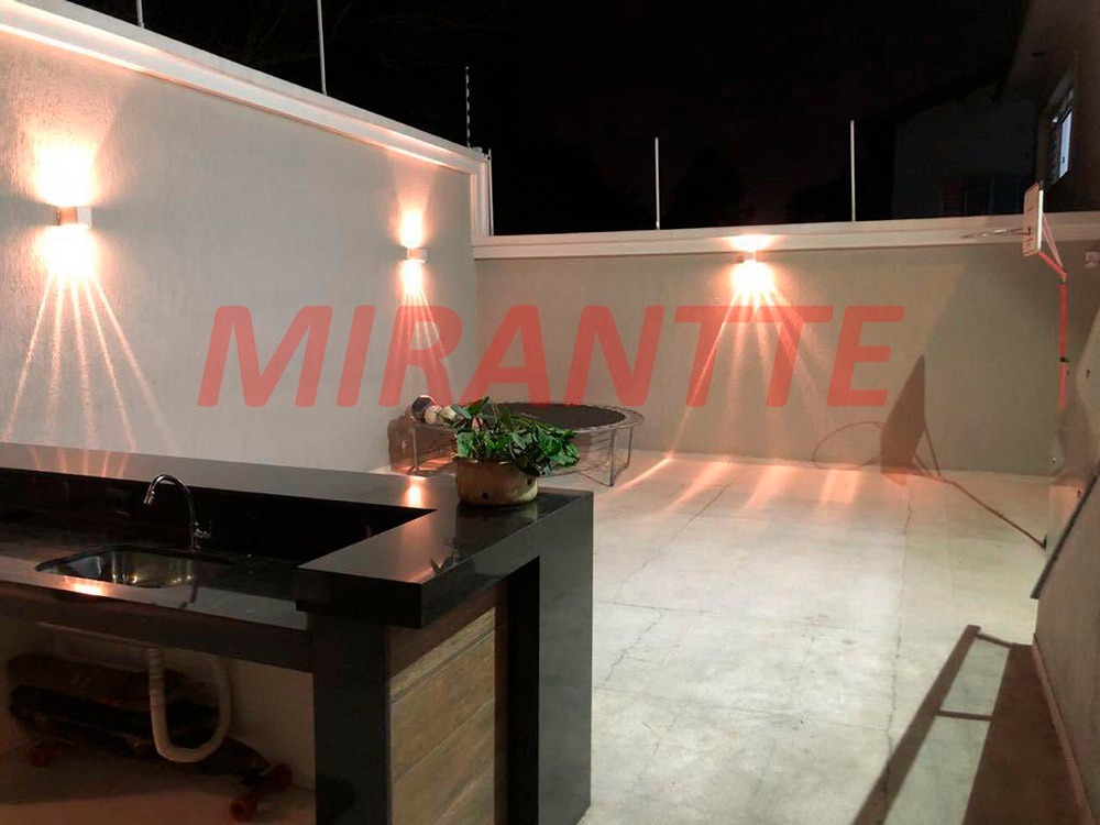 Sobrado de 265m² com 4 quartos em Jardim Virginia Bianca