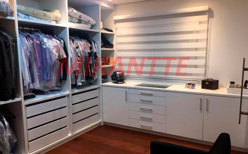 Sobrado de 265m² com 4 quartos em Jardim Virginia Bianca
