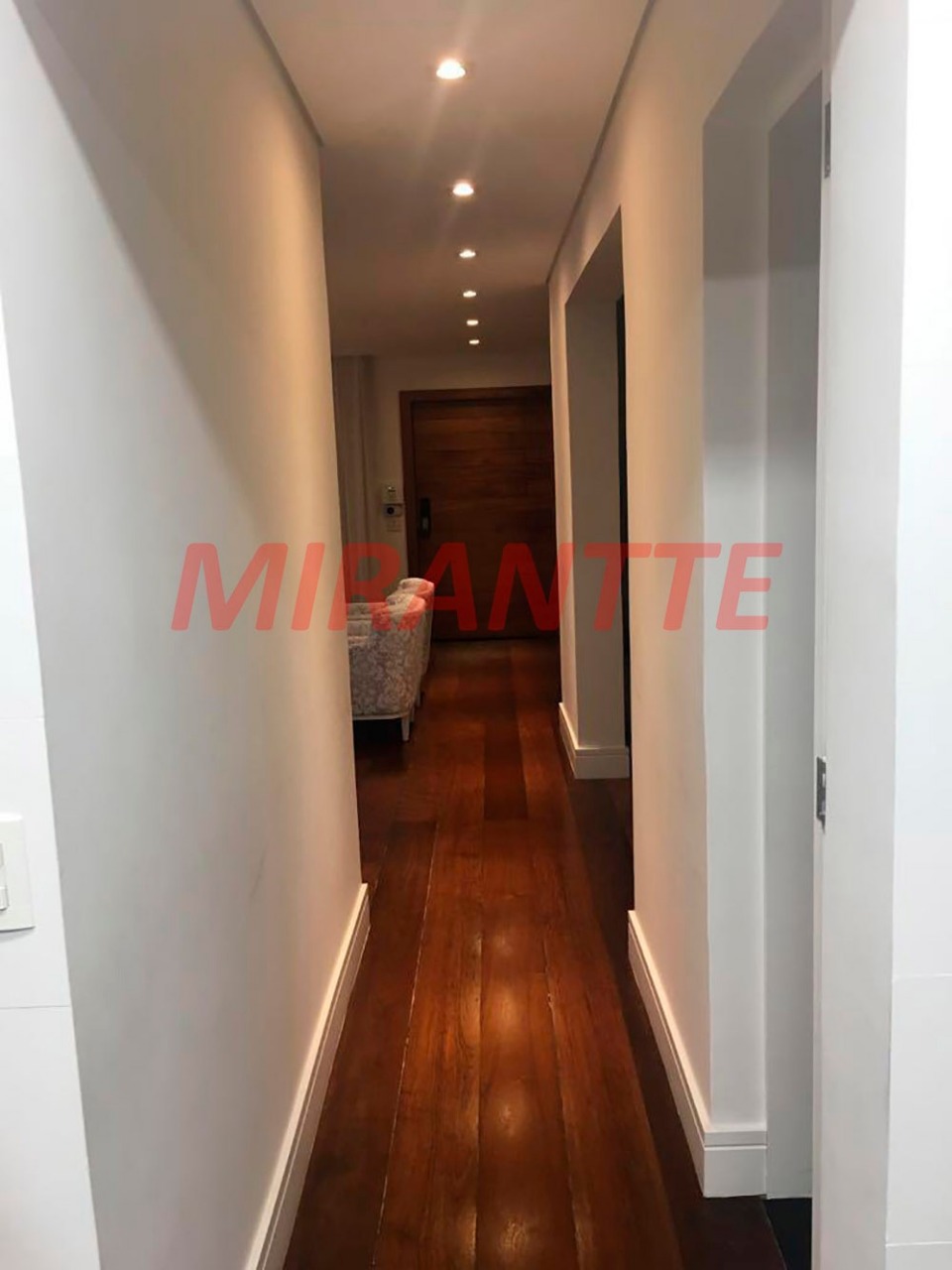 Sobrado de 265m² com 4 quartos em Jardim Virginia Bianca