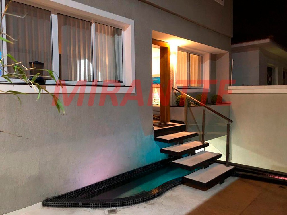 Sobrado de 265m² com 4 quartos em Jardim Virginia Bianca