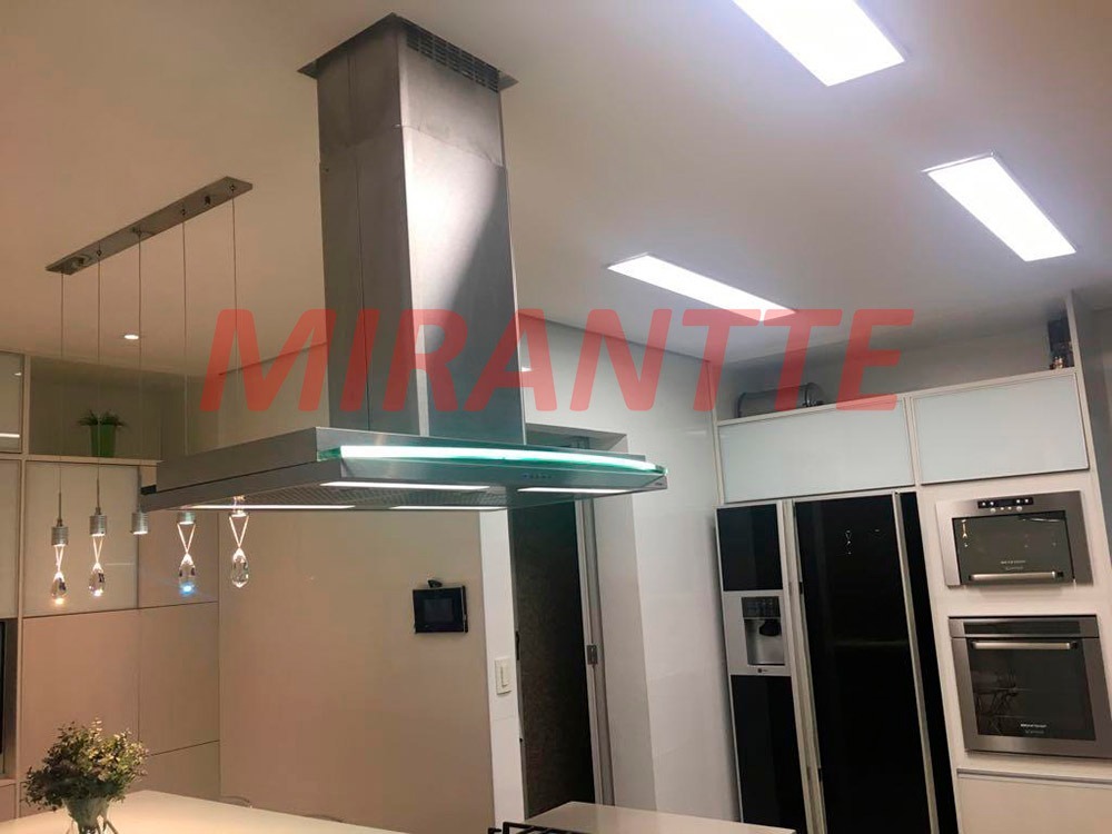 Sobrado de 265m² com 4 quartos em Jardim Virginia Bianca