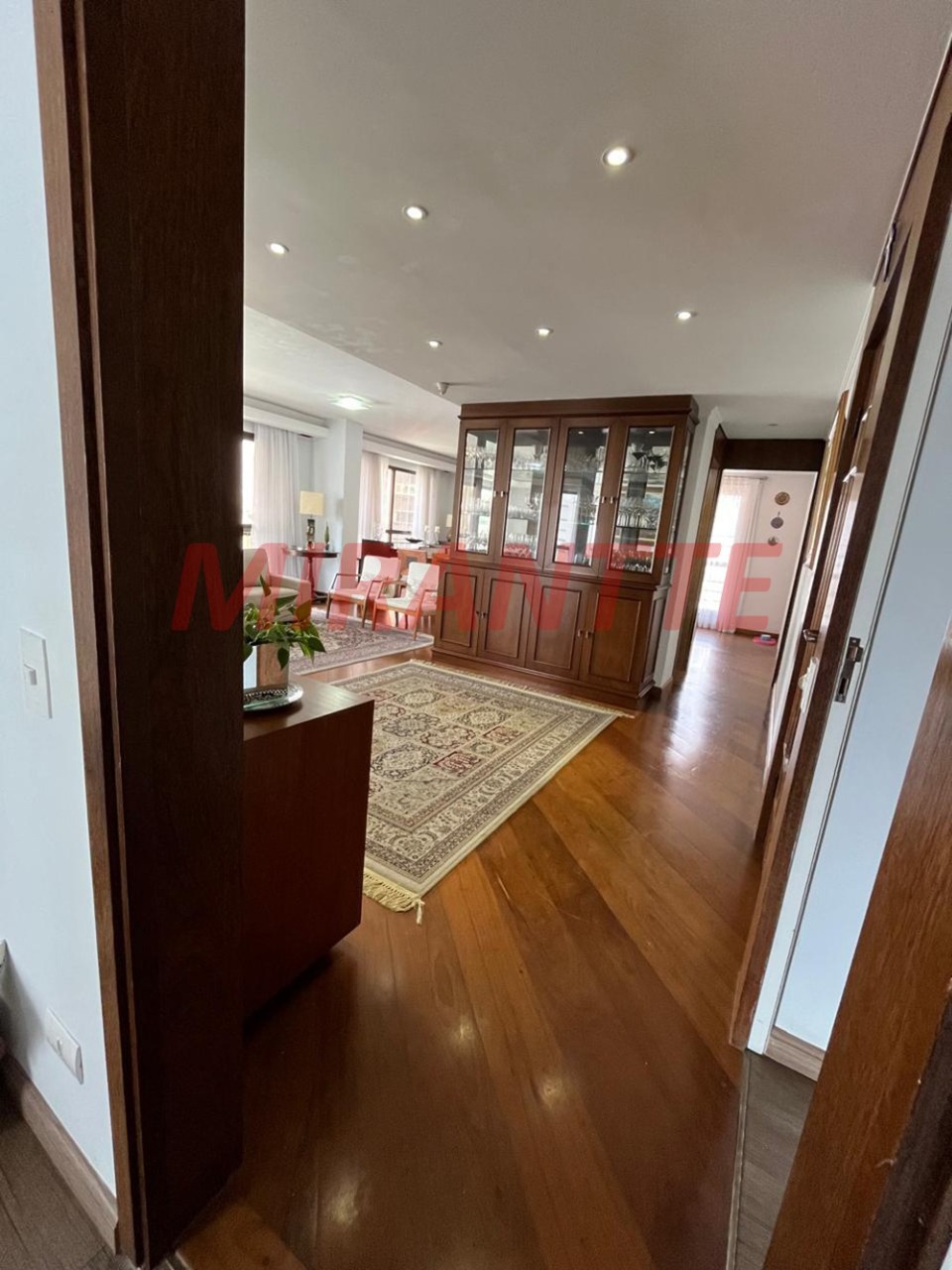 Apartamento de 2.32m² com 4 quartos em Santana