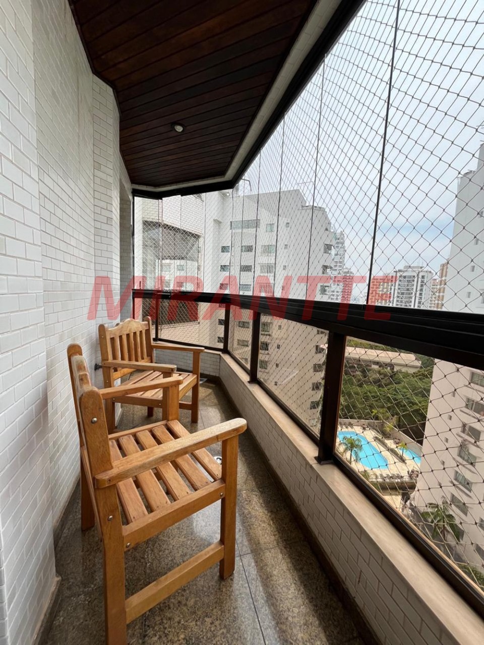 Apartamento de 2.32m² com 4 quartos em Santana