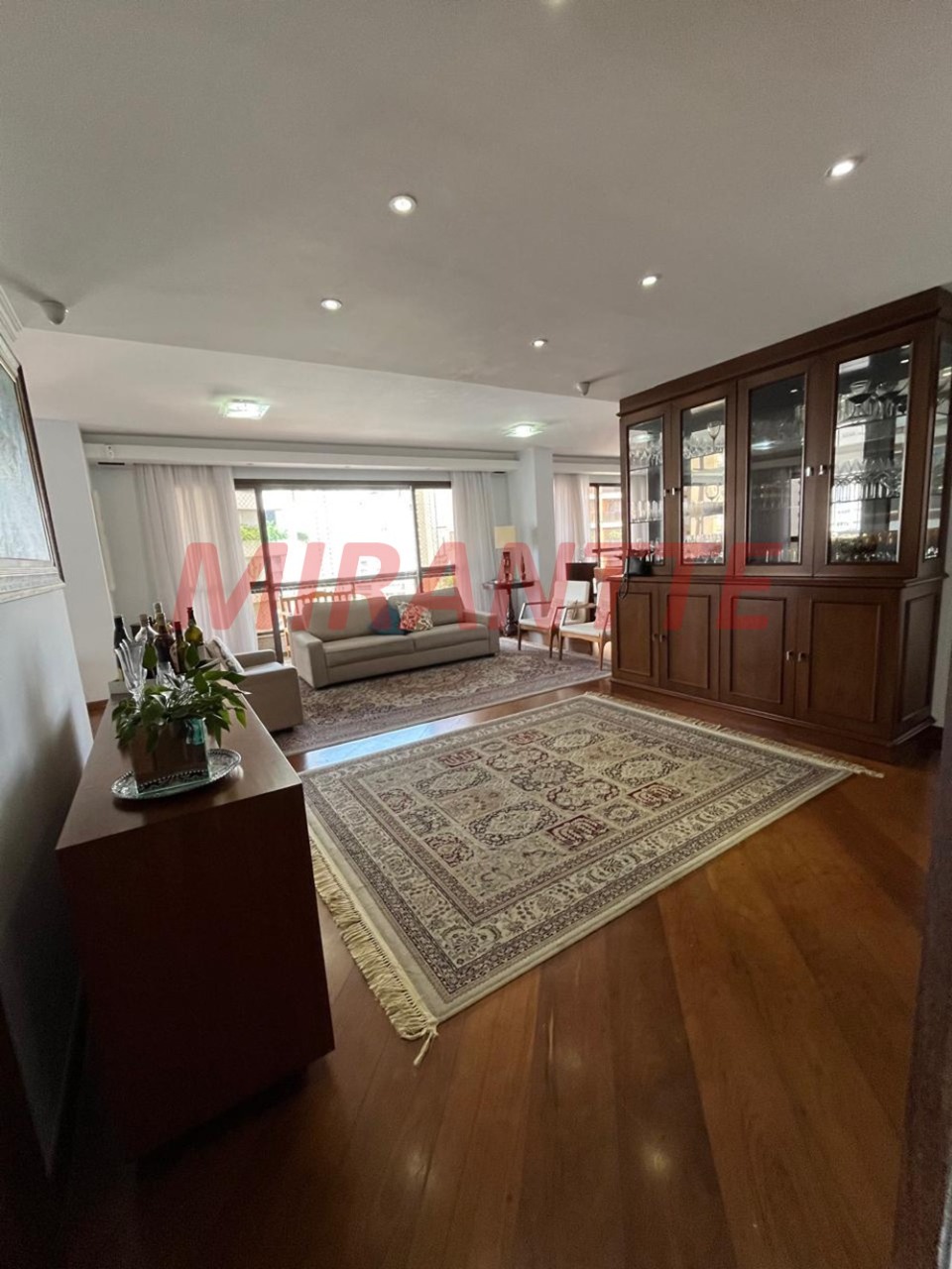 Apartamento de 2.32m² com 4 quartos em Santana
