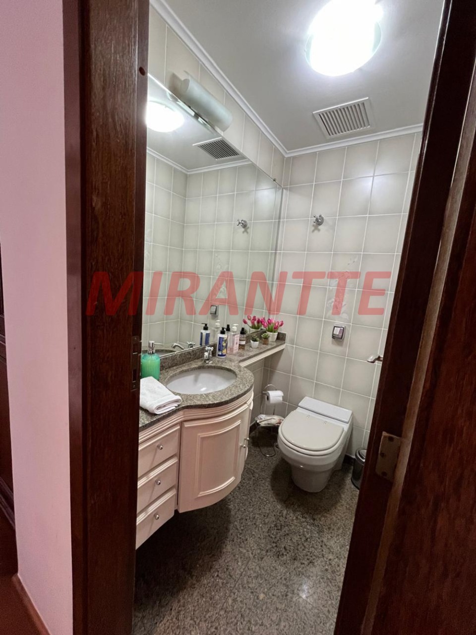 Apartamento de 2.32m² com 4 quartos em Santana