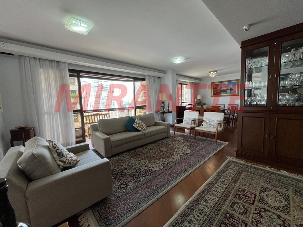 Apartamento de 2.32m² com 4 quartos em Santana