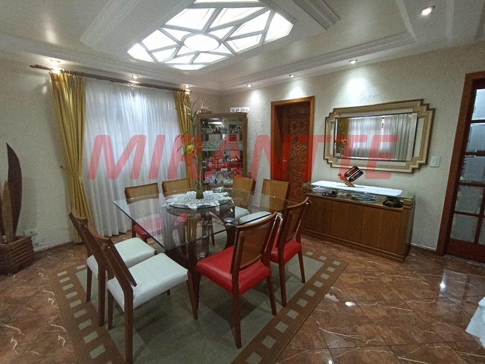 Sobrado de 180m² com 5 quartos em Santana