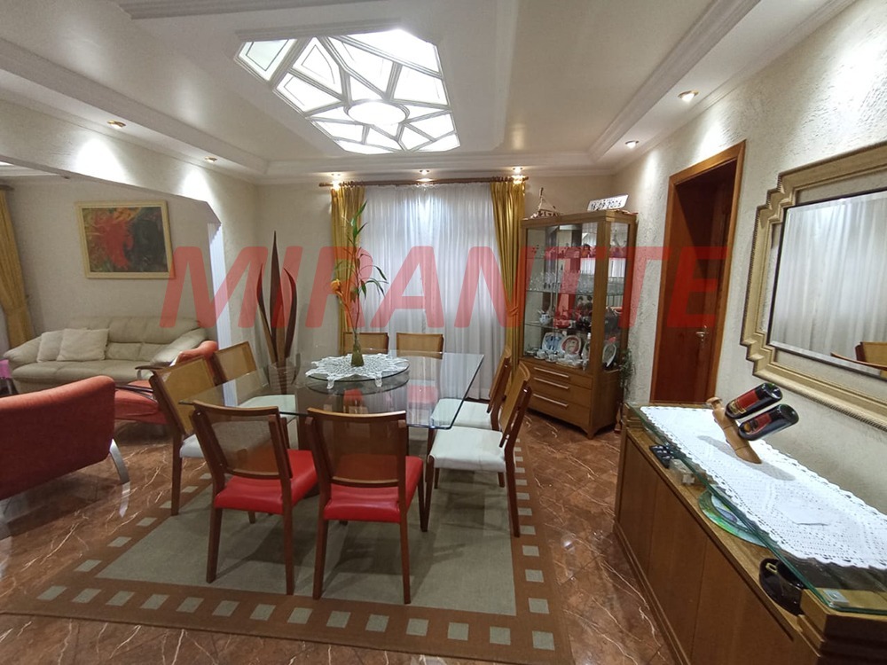 Sobrado de 180m² com 5 quartos em Santana