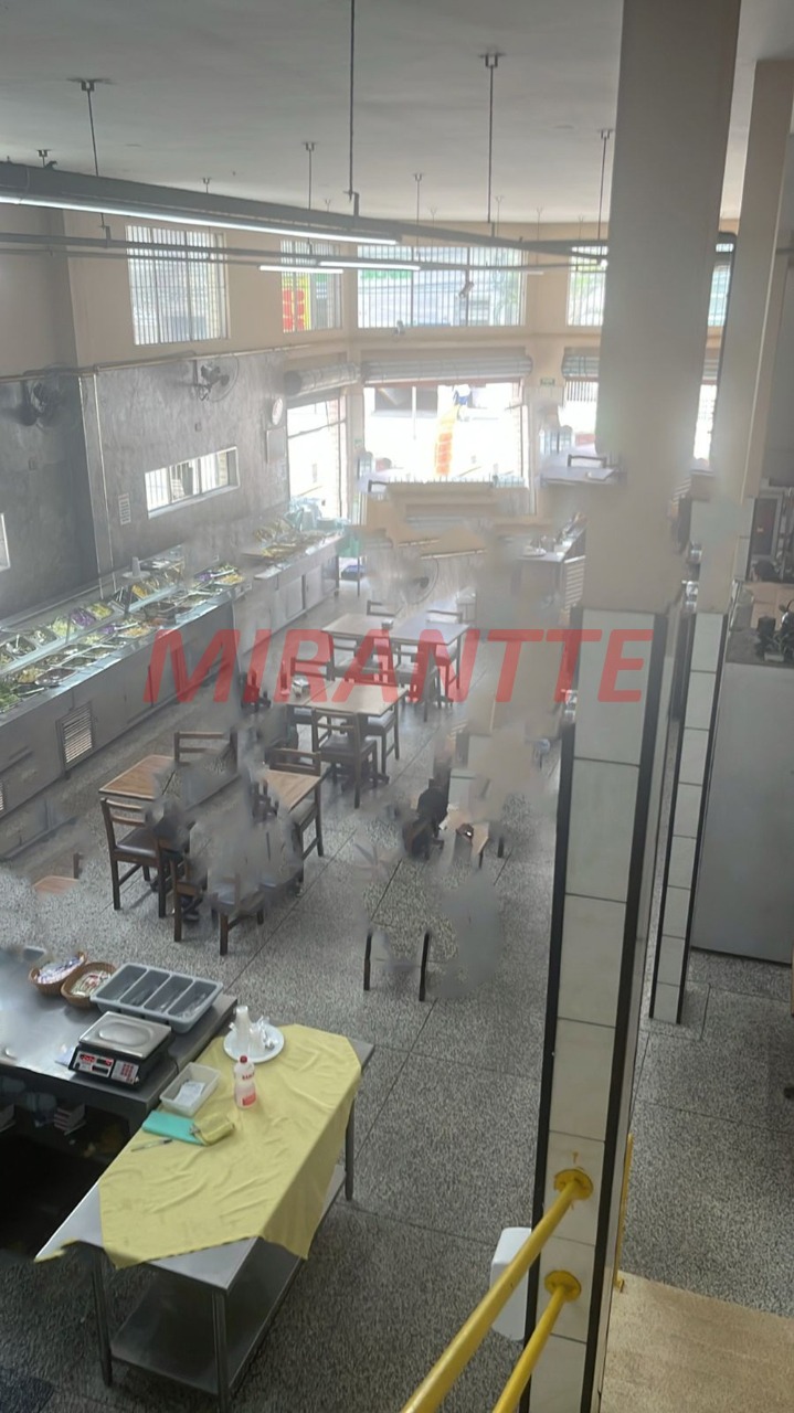 Comercial de 240m² em Santana