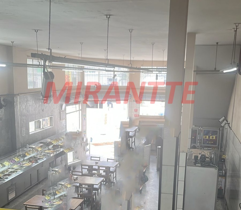 Comercial de 240m² em Santana