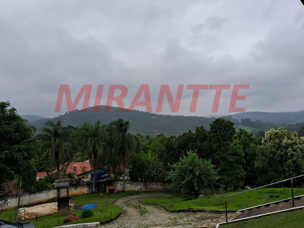 Cond. fechado de 150m² com 2 quartos em parque cerros verdes
