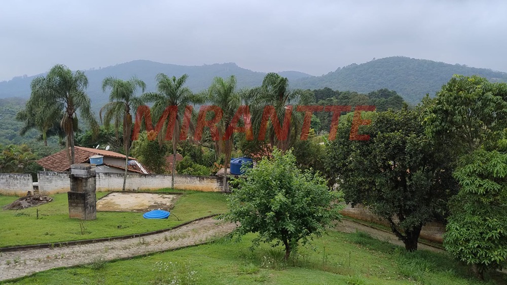 Cond. fechado de 150m² com 2 quartos em parque cerros verdes