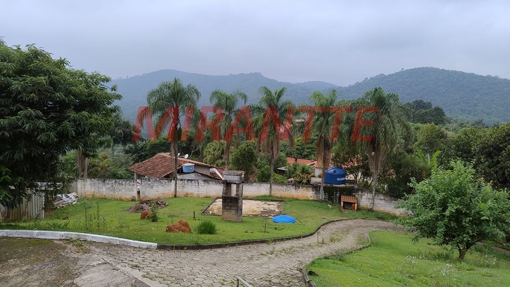 Cond. fechado de 150m² com 2 quartos em parque cerros verdes