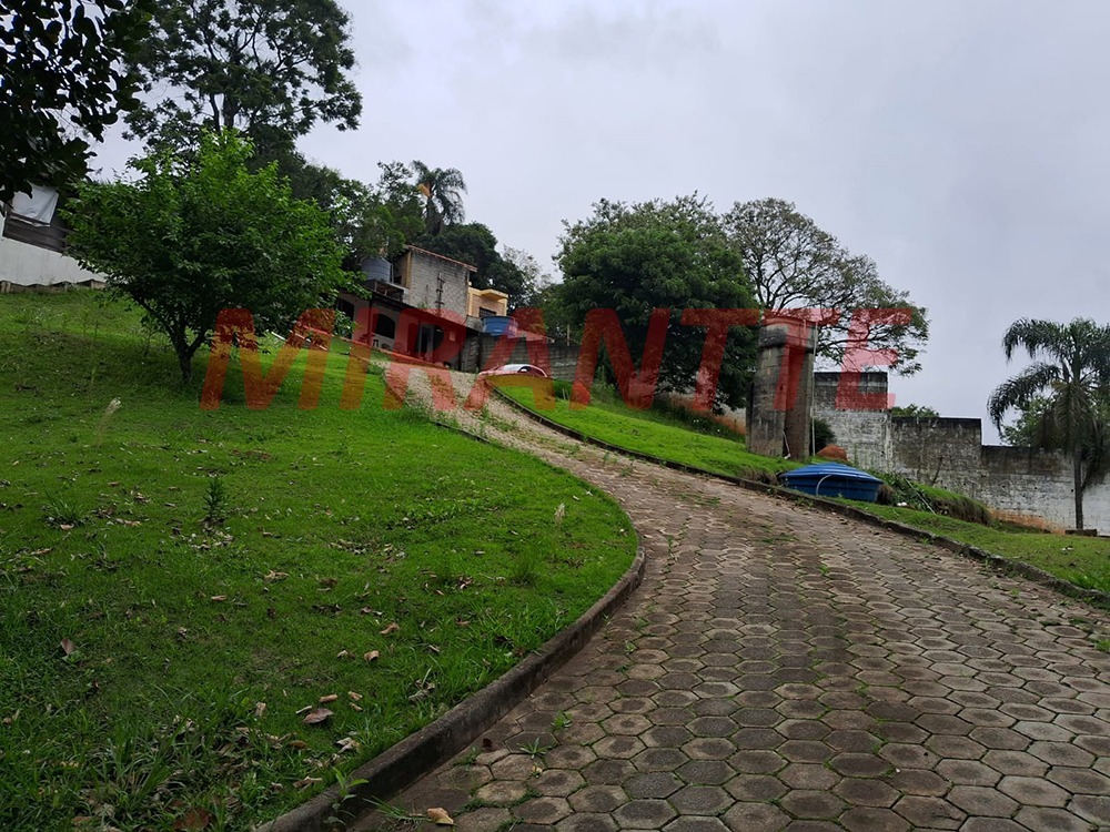 Cond. fechado de 150m² com 2 quartos em parque cerros verdes