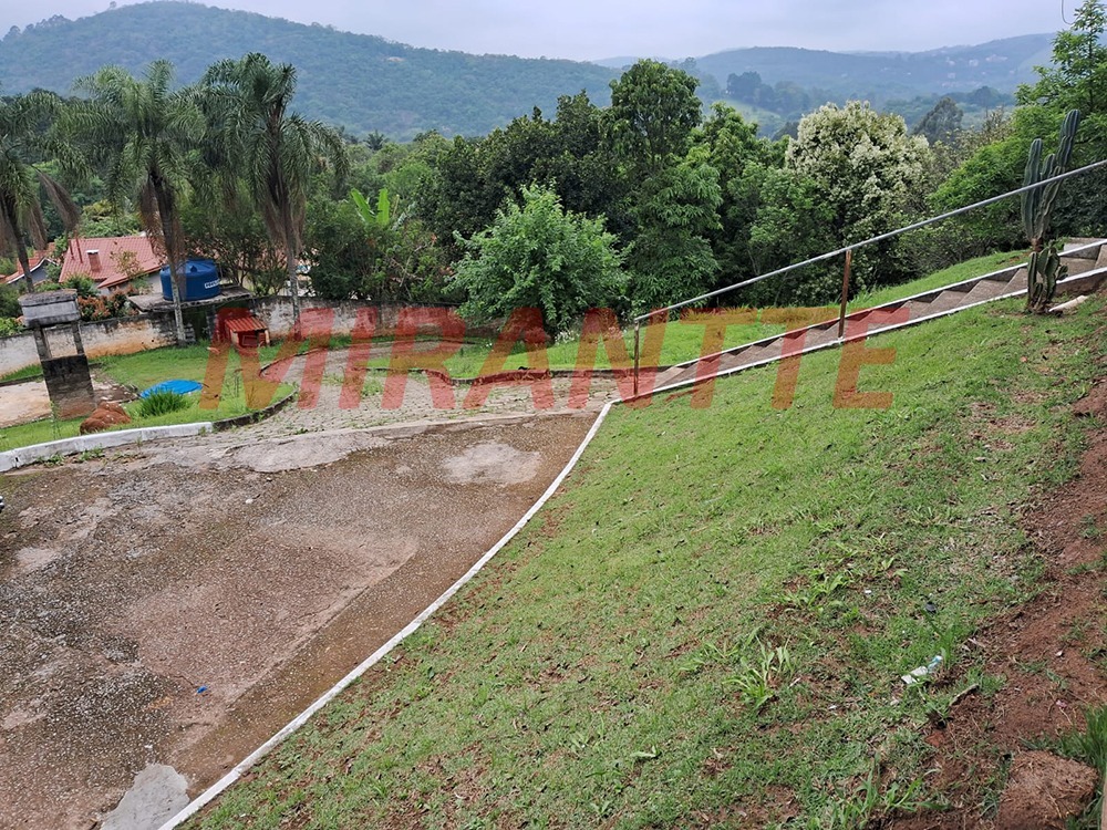 Cond. fechado de 150m² com 2 quartos em parque cerros verdes