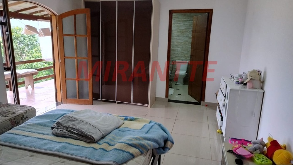 Cond. fechado de 150m² com 2 quartos em parque cerros verdes