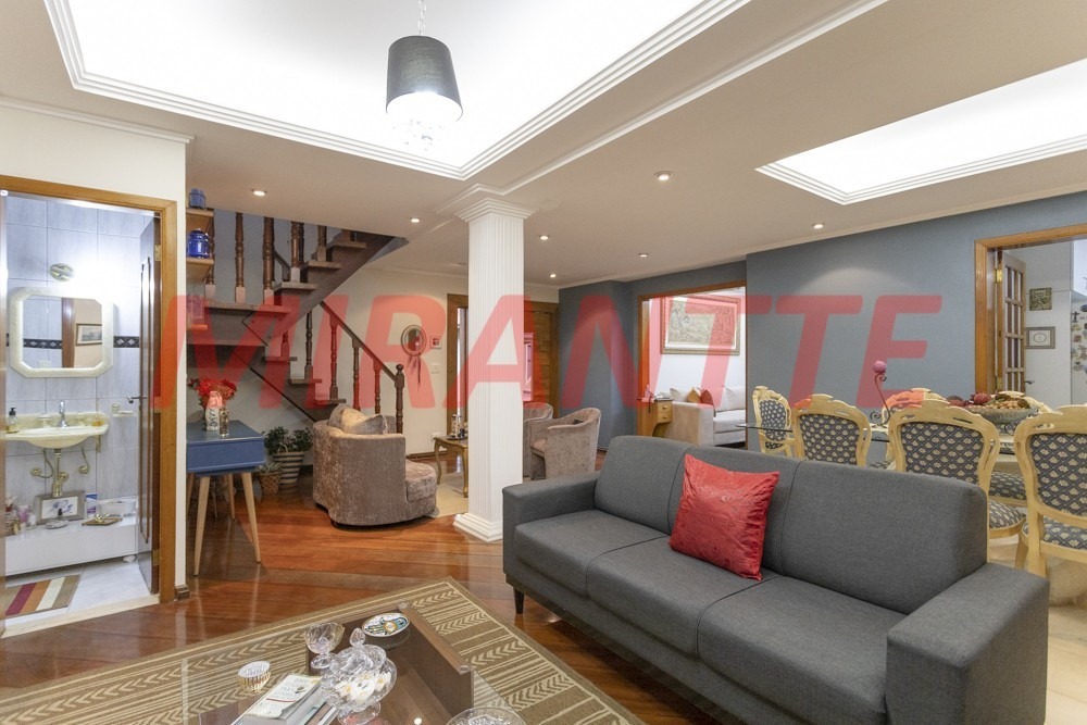 Cond. fechado de 320m² com 4 quartos em Tremembe