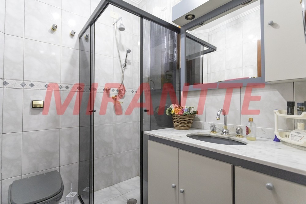 Cond. fechado de 320m² com 4 quartos em Tremembe