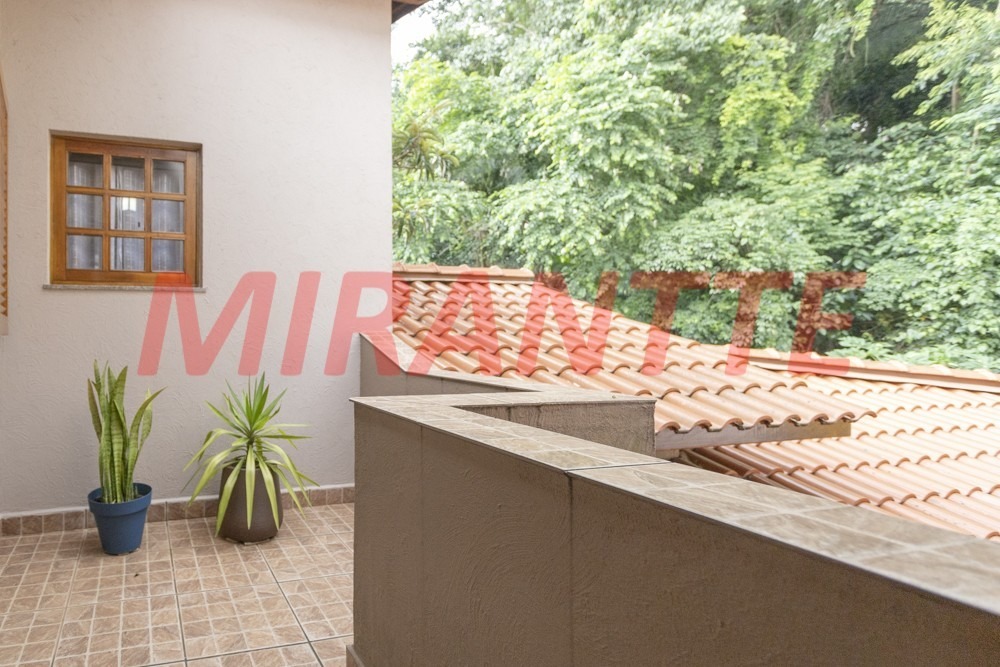 Cond. fechado de 320m² com 4 quartos em Tremembe