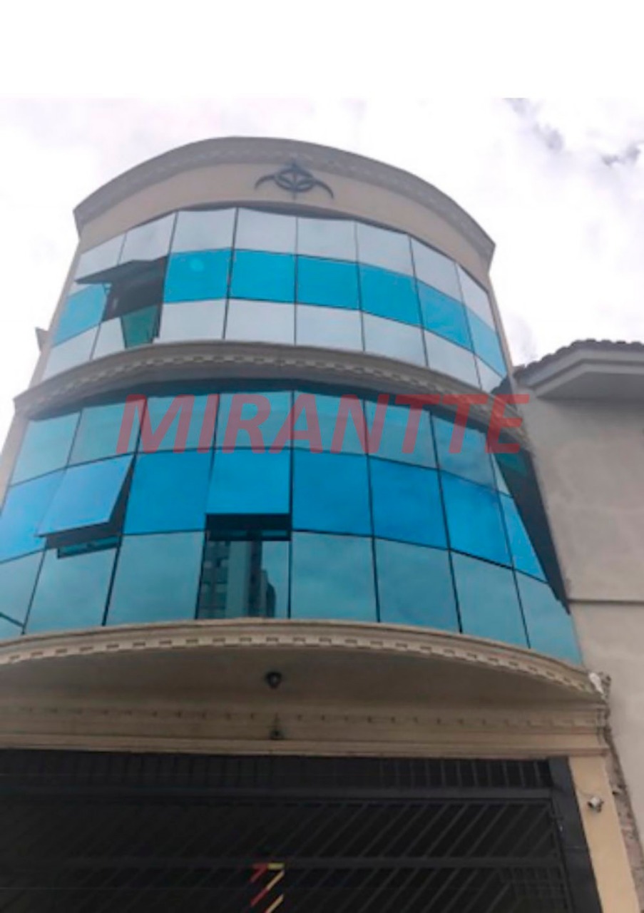 Comercial de 810m² em Santana